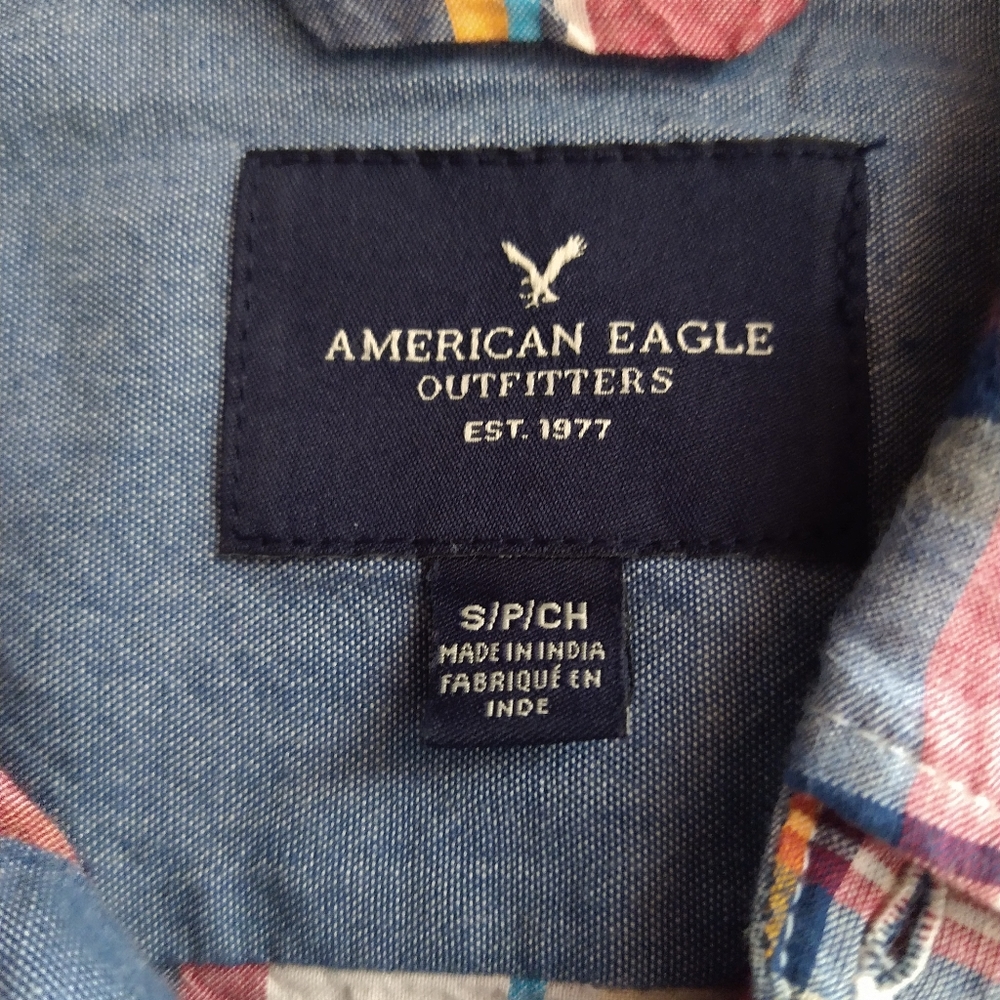 Mens american eagle button up new size small